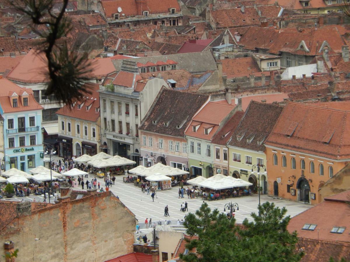 4 Rooms Piata Sfatului Braşov Esterno foto